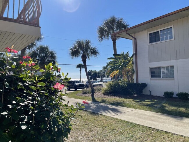 Building Photo - For Lease - 2BR/1BA at Landmark Condominiums!