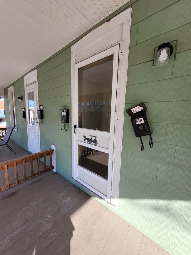 Building Photo - 52-54 East Chestnut Street