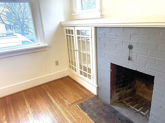 Building Photo - Eliot neighborhood House: 2 bedroom, large basement, hardwood floors, laundry units & fireplace