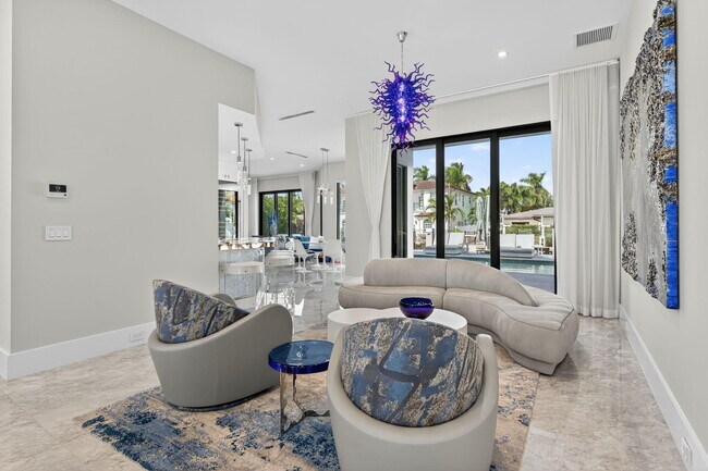 Building Photo - 785 NE 70th St