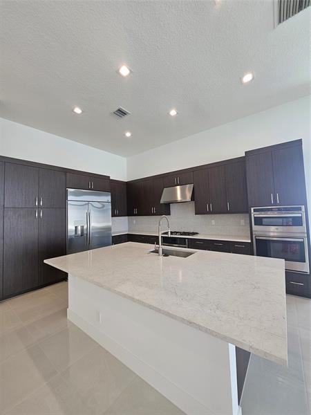 Building Photo - 9421 Tulip Leaf Ct