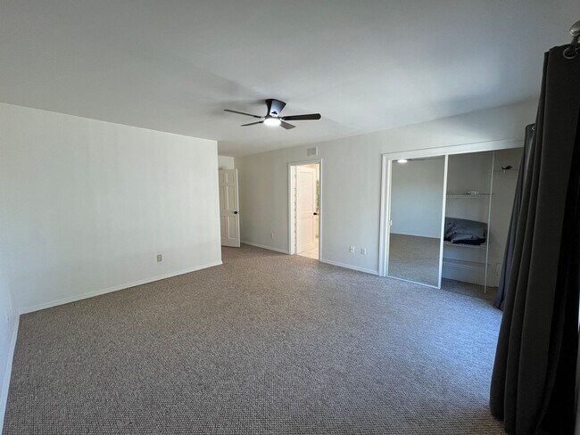 Building Photo - MOUNTAIN VIEWS!! Newbury Park 4+2.5 w/family rm, 2 fireplaces, cul-de-sac!