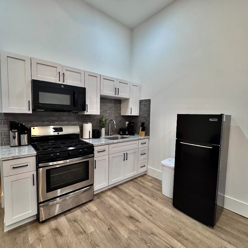 Building Photo - 2809 Third St