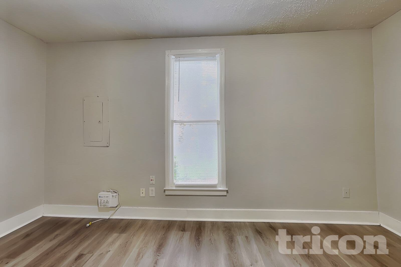 Building Photo - 270 Rosewood Dr