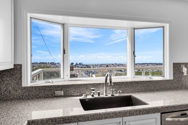 Building Photo - Gorgeous Golden Gate Heights home with gar...