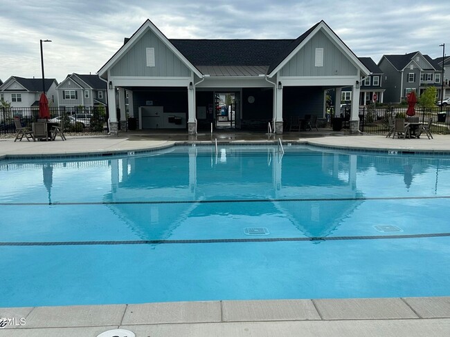 Building Photo - 603 Gimari Dr
