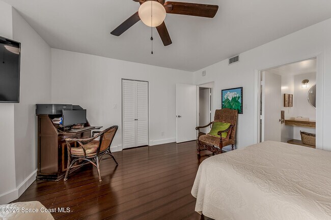 Building Photo - 7415 Aquarina Beach Dr
