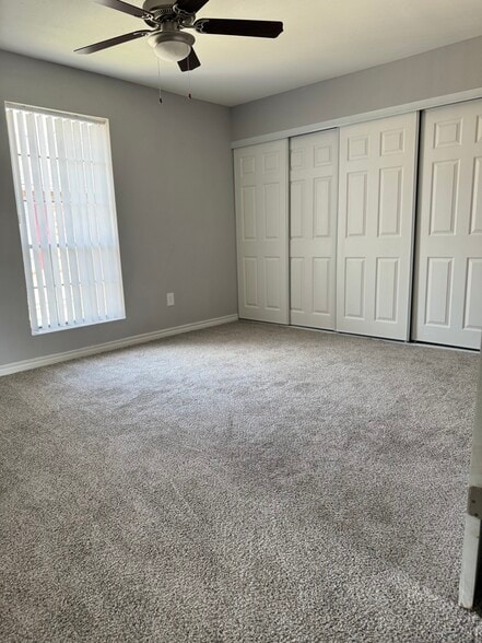 Building Photo - Oaks of Wimbledon