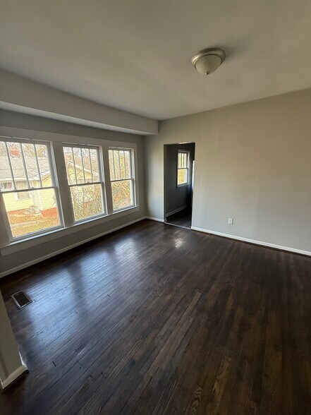 Building Photo - 605 80th St S