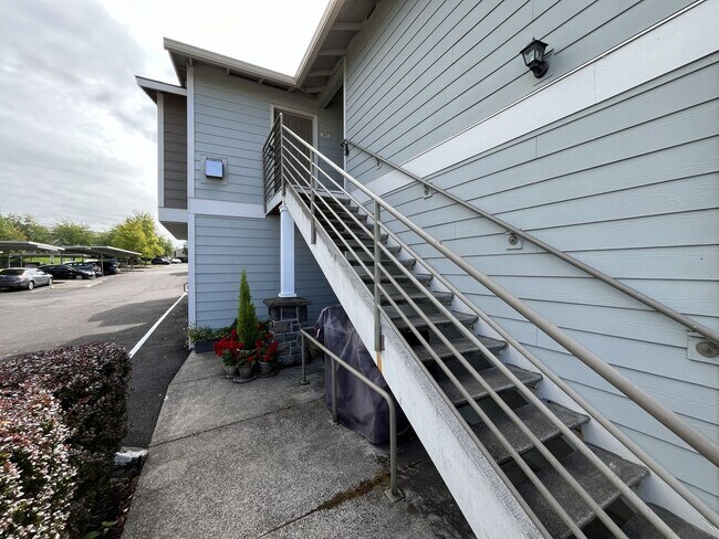 Building Photo - 15074 NW Central Dr