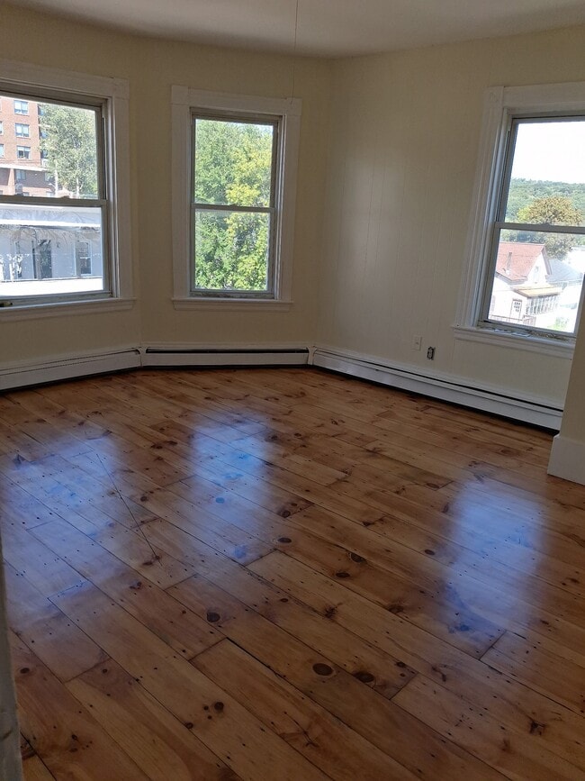Building Photo - 131 Clarendon St