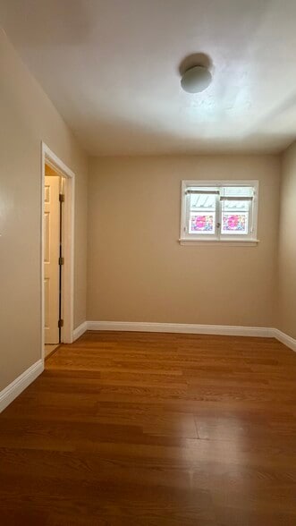 Building Photo - 1034 S 4th St