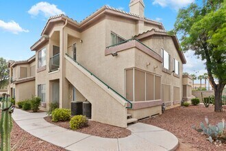 Building Photo - Beautiful 2 Bedroom Condo with Community P...