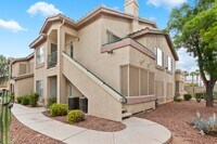 Building Photo - Beautiful 2 Bedroom Condo with Community P...