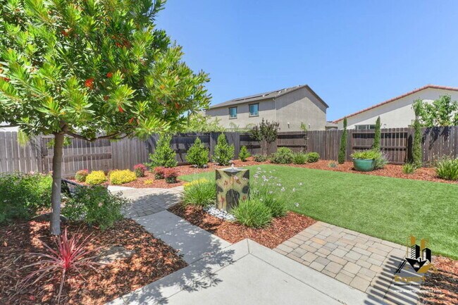 Building Photo - 8256 Schellhous Dr