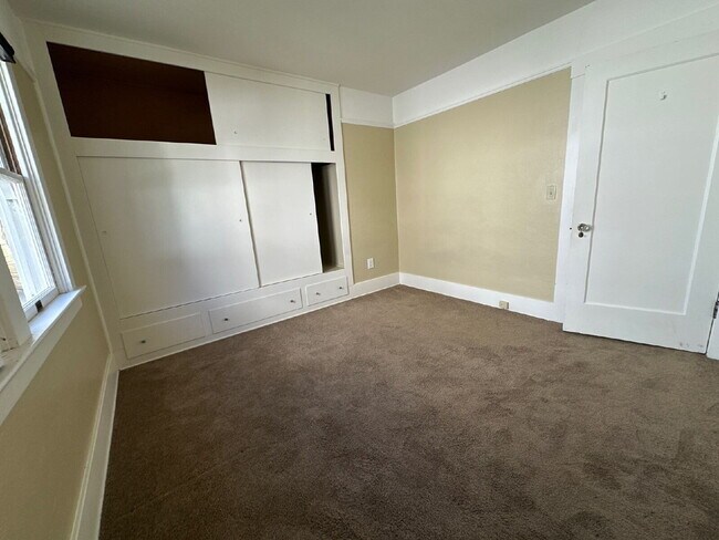 Building Photo - Charming 1928 Vintage Cottage Near Cal Poly – Available Now