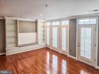 Building Photo - 1023 N Royal St