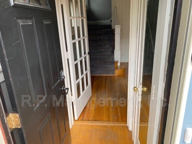 Building Photo - 4221 Harriet Ave