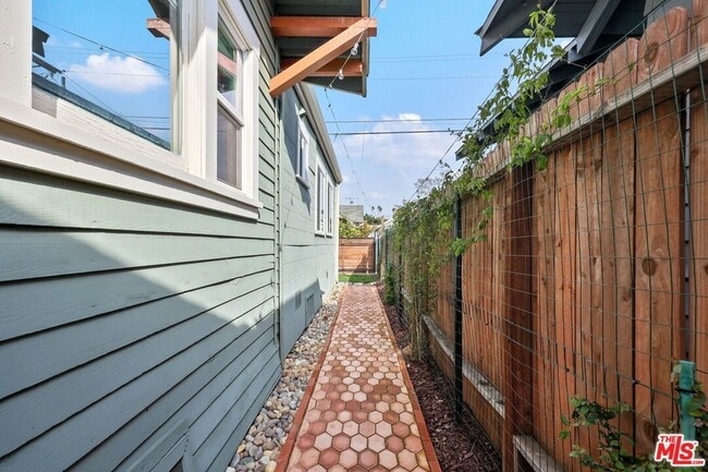 Building Photo - 3878 S Harvard Blvd