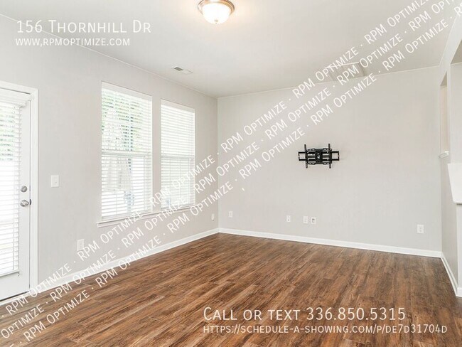 Building Photo - 156 Thornhill Dr