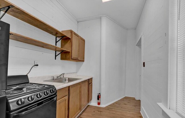 Building Photo - 500 22nd St E