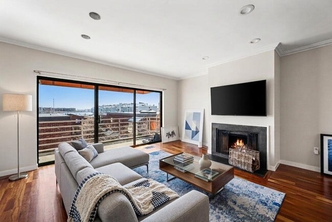 Building Photo - 32 Shipway Pl