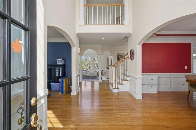 Building Photo - 5685 Lake Manor Trce