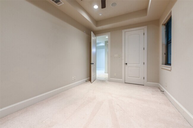 Building Photo - 307 Snover St