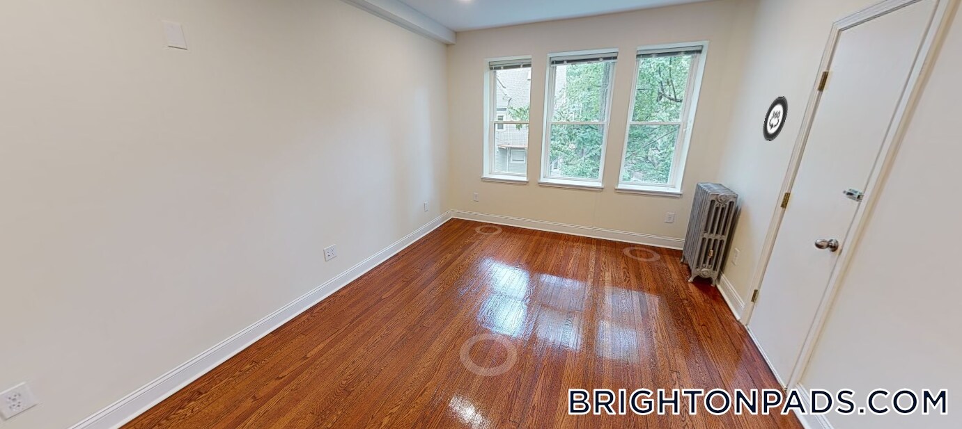 Building Photo - 123 Sutherland Rd