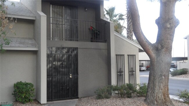 Building Photo - 561 Sellers Pl