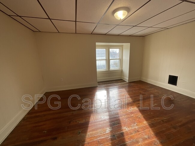 Building Photo - 1547 W King St