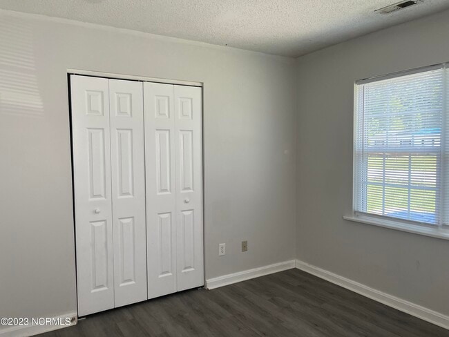 Building Photo - 203 Fifth Ave