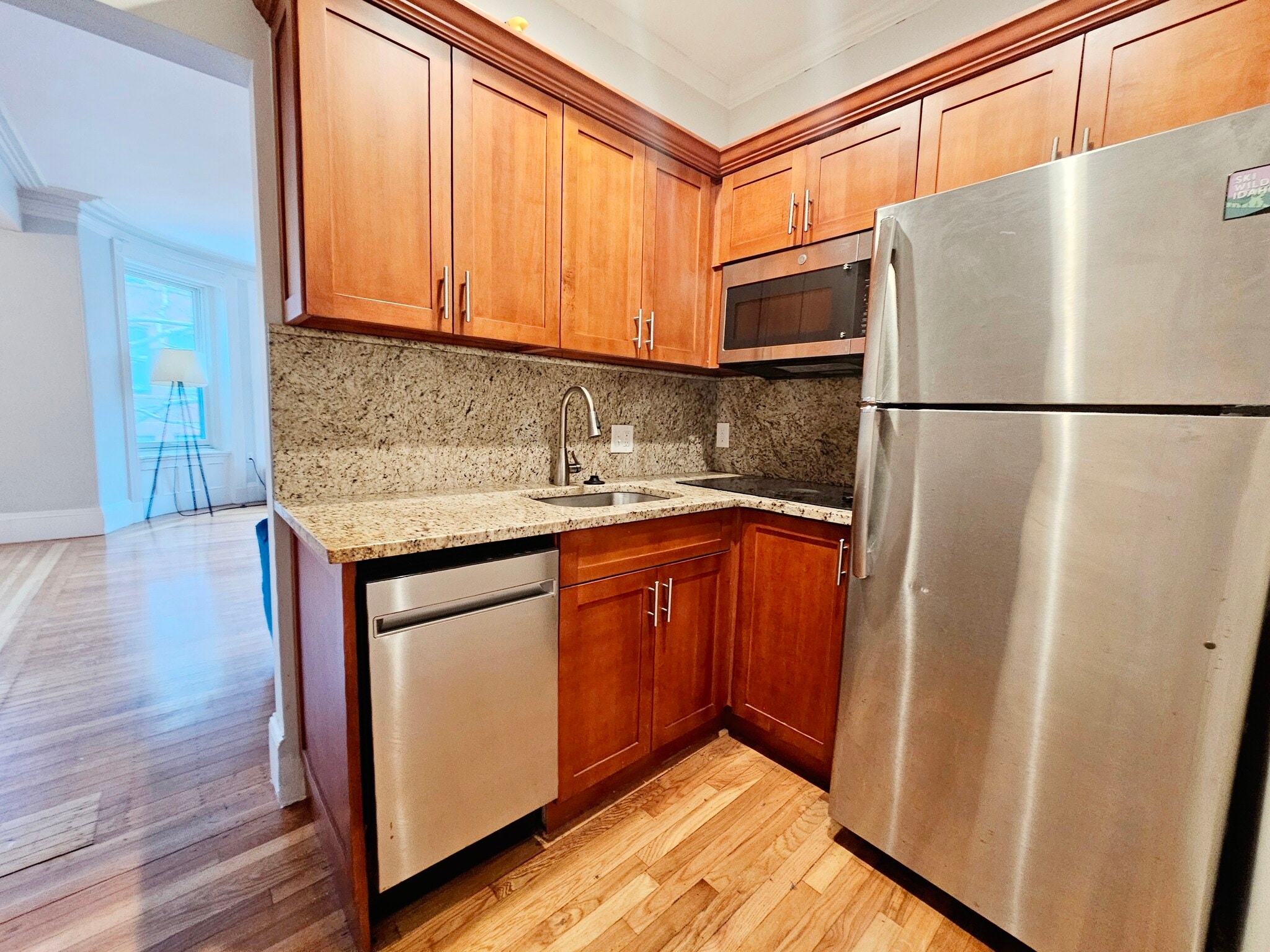 Building Photo - 425 Marlborough St