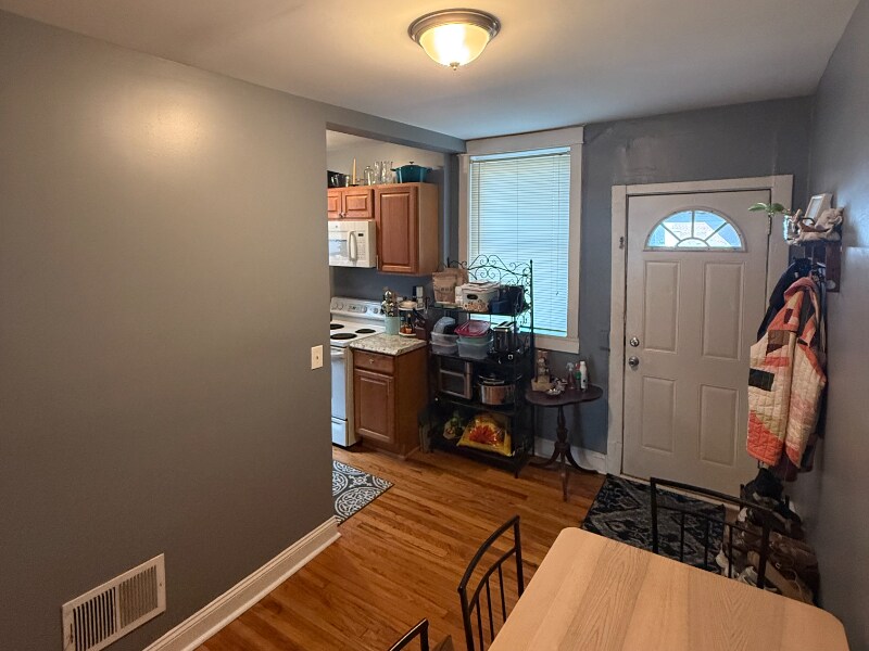 Building Photo - 5225 Bancroft Ave