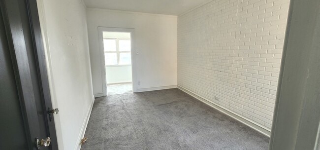 Building Photo - 9243 S Laflin St