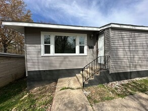 Building Photo - 304/306 West 14th Street