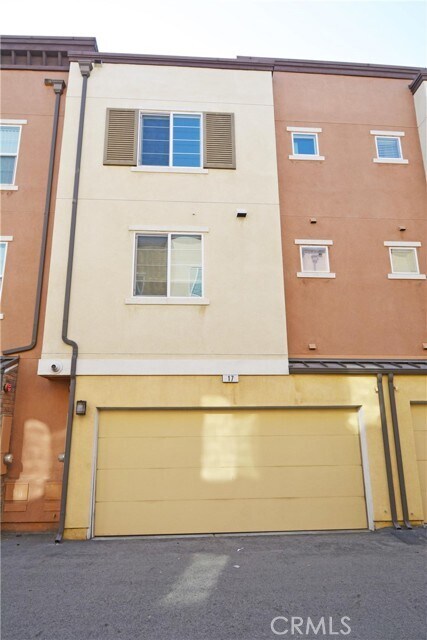 Building Photo - 17 Jenkins Dr