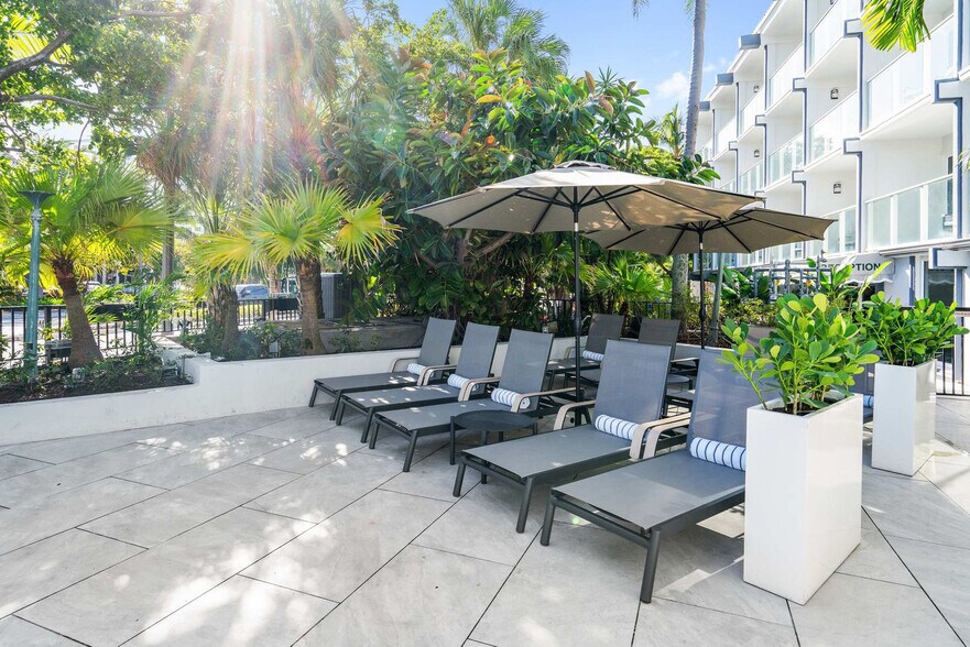 Building Photo - 3621 N Ocean Blvd