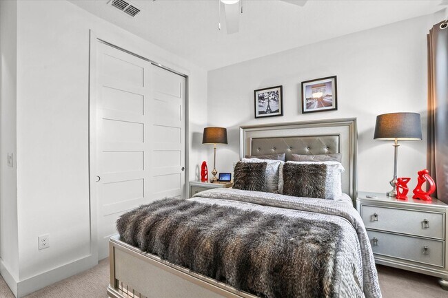 Building Photo - Waterfront Luxury Living | Private Dock + Direct Tampa Bay Access