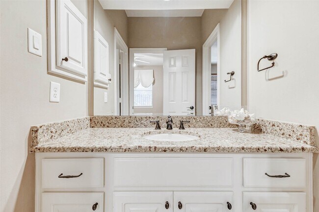 Building Photo - 1130 Wellshire Dr