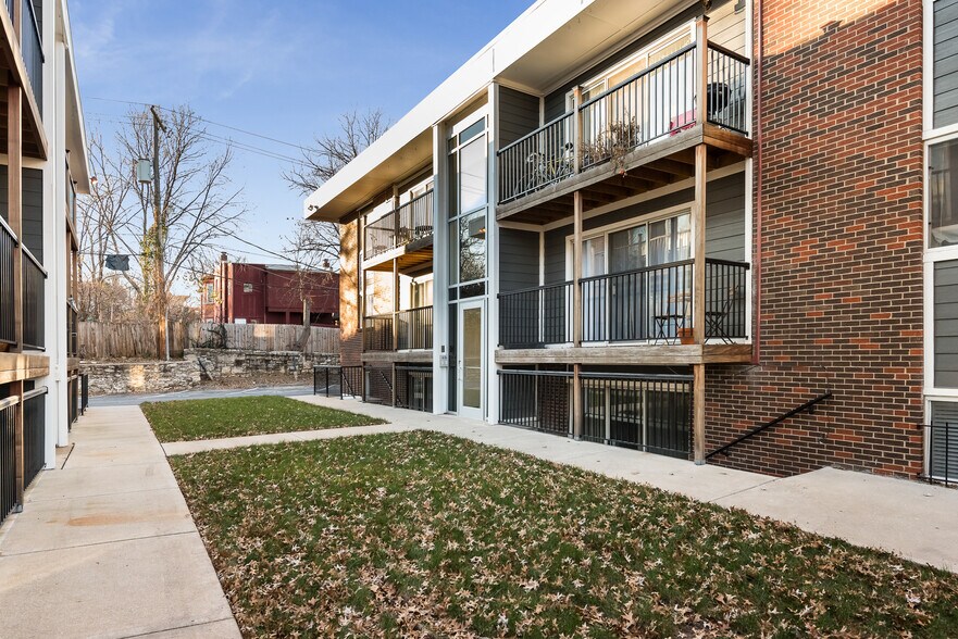 Building Photo - 4012 Oak St