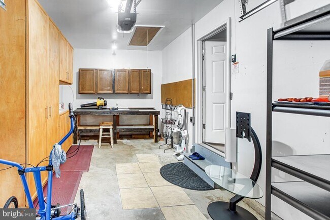 Building Photo - 3434 Fort Lyon Dr