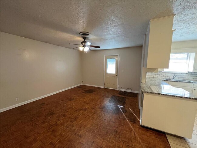 Building Photo - 1508 Southern Heights Ave