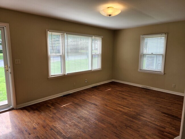 Building Photo - Bungalow Style w/  " Lots of New "