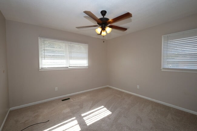 Building Photo - 1104 Kimberly Dr