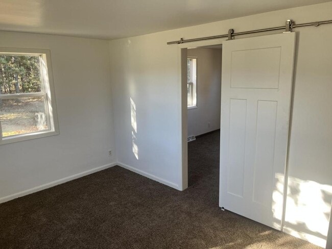 Building Photo - 6306 Schofield Ave