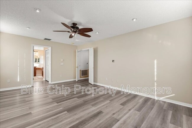 Building Photo - 5846 Manchester Bridge Dr