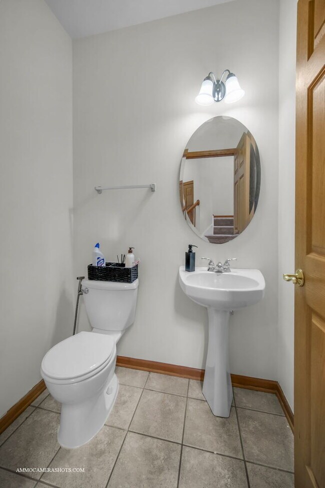 Building Photo - 369 Vaughn Cir