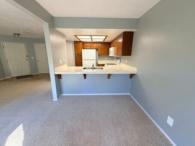 Building Photo - Reno Riverfront Condo - Single Story with Garage