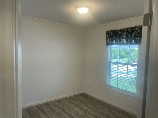 Building Photo - 7465 44th Terrace N